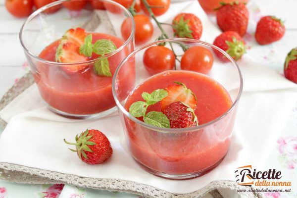 Gazpacho di fragole e pomodoro