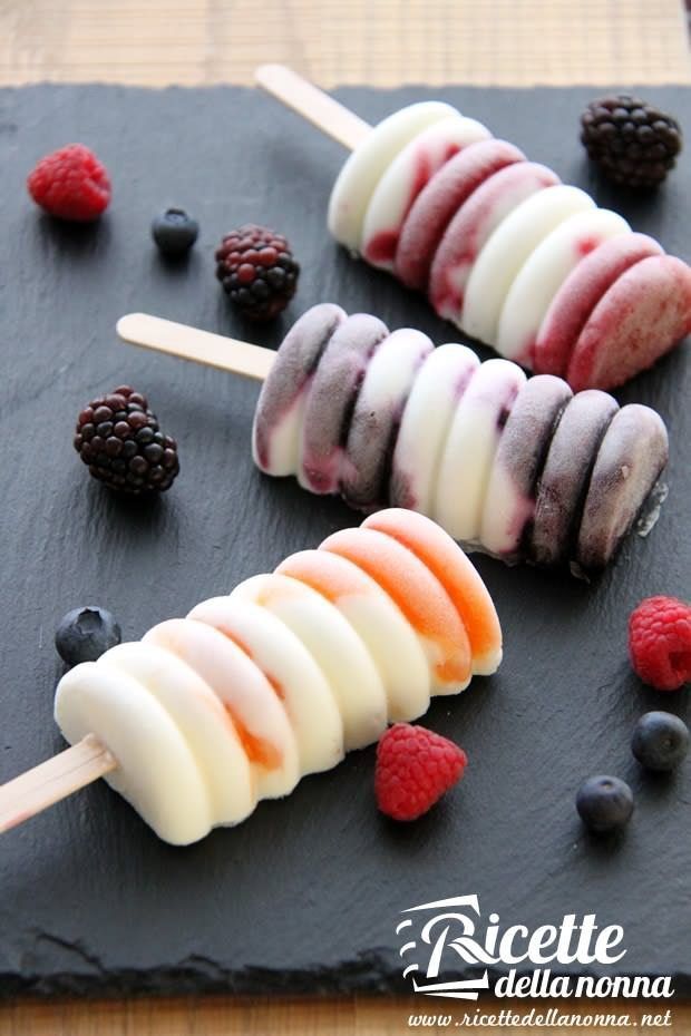 ghiaccioli di yogurt alla frutta