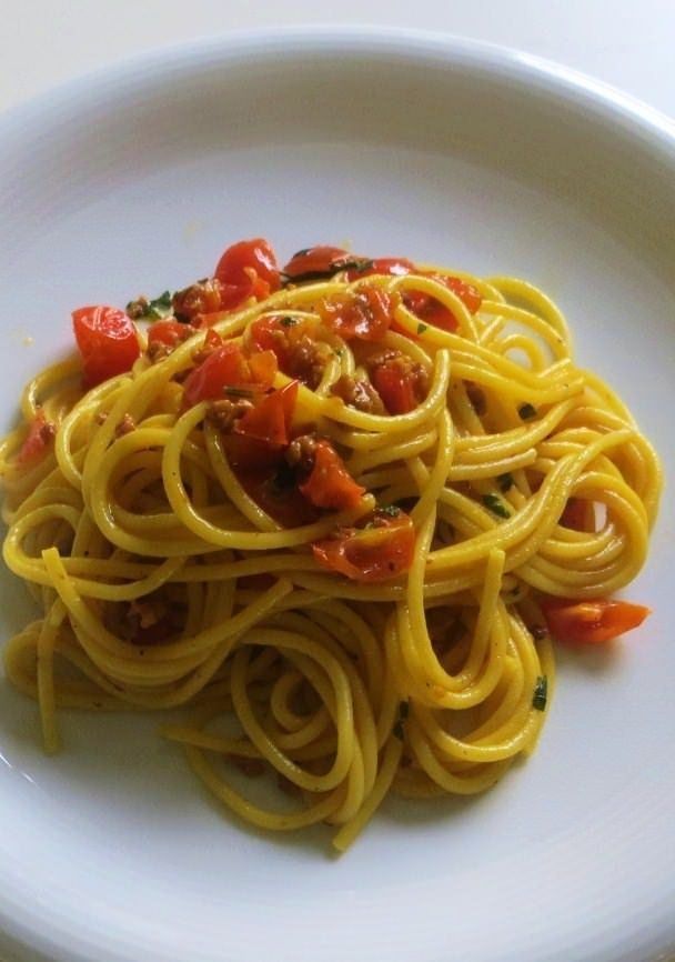 Foto spaghetti e zafferano