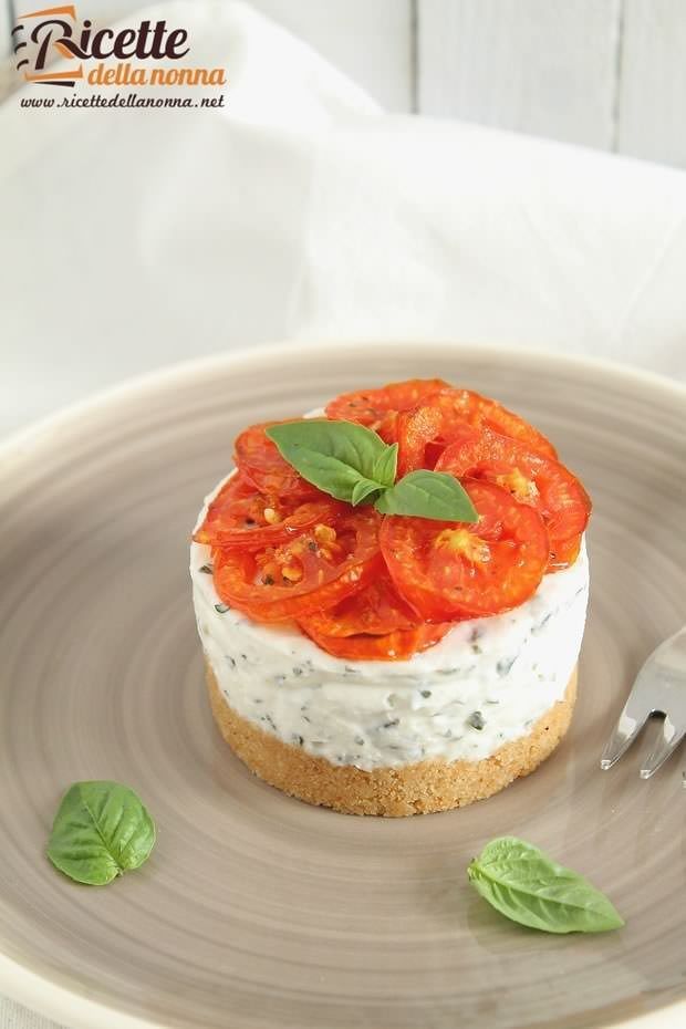 Foto cheesecake alla caprese