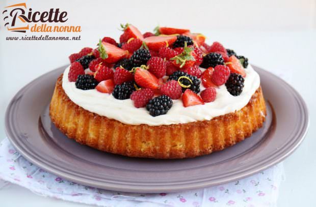 Ricetta torta allo yogurt con frutti di bosco