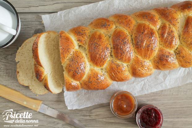 Ricetta challah ebraica con semi di papavero