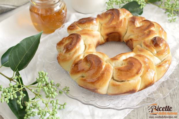 Ricetta corona di pan brioche