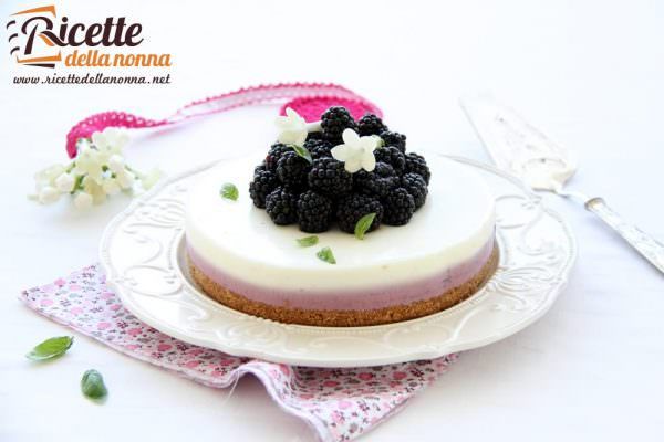 Cheesecake alle more senza cottura