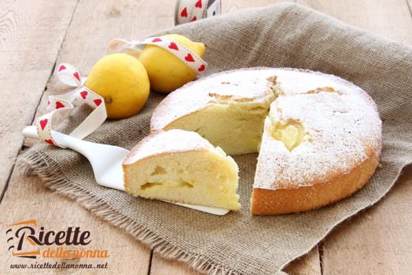 Torta con crema al limone