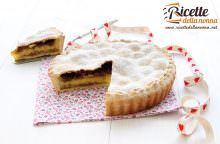 Crostata con crema e amaretti