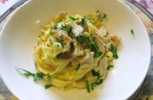 Tagliatelle con pollo e porcini