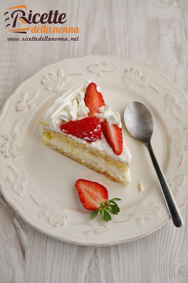 foto-torta-alle-mandorle-e-crema-chantilly