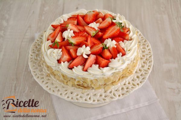 Torta alle fragole e panna