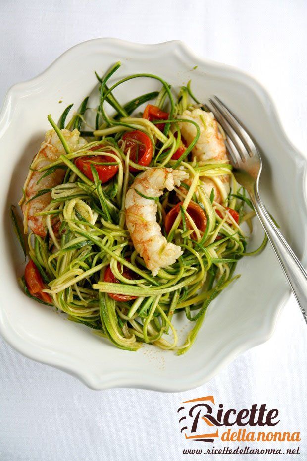 foto-spaghetti-di-zucchine-con-pomodorini-e-gamberoni