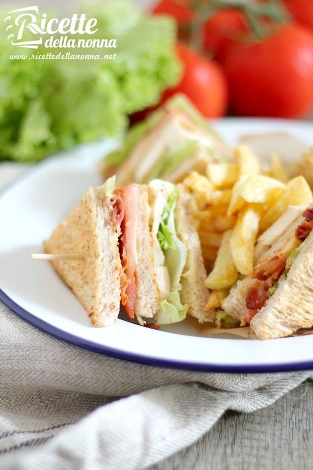 Foto club sandwich di pollo