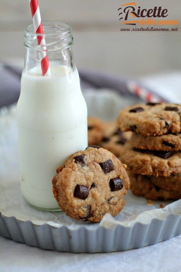 Foto cookies croccanti al cioccolato senza uova e senza burro