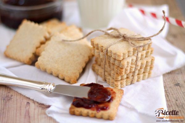 Biscotti secchi senza uova o petit beurre fatti in casa