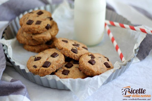Foto cookies croccanti al cioccolato senza uova e senza burro