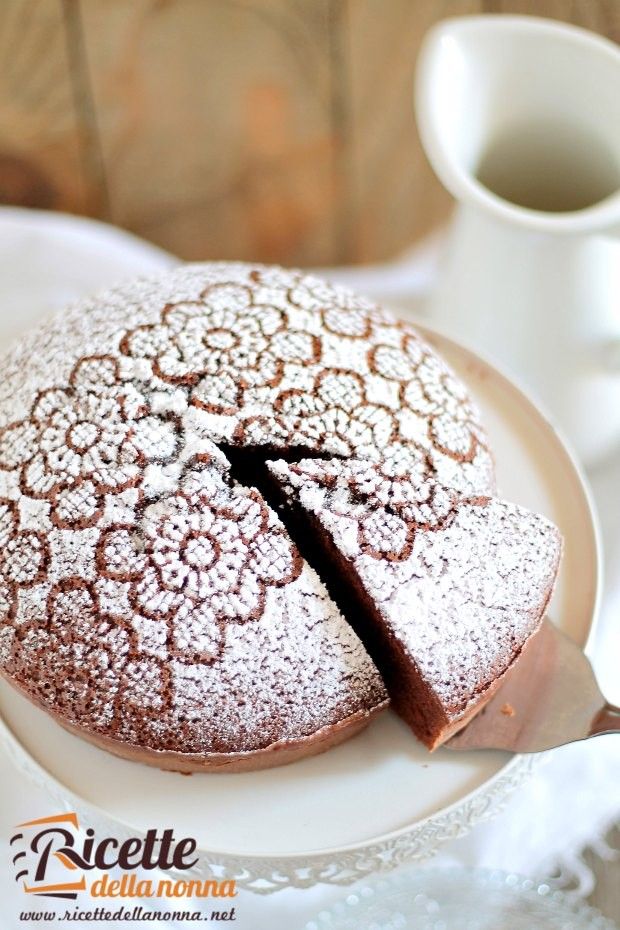 Foto torta al latte caldo e cacao