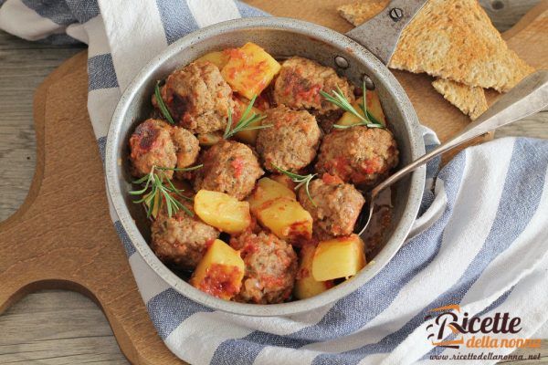 Polpette in umido con le patate