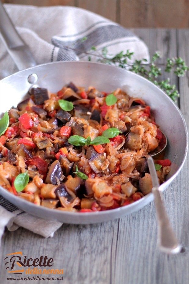 foto melanzane in padella al pomodoro