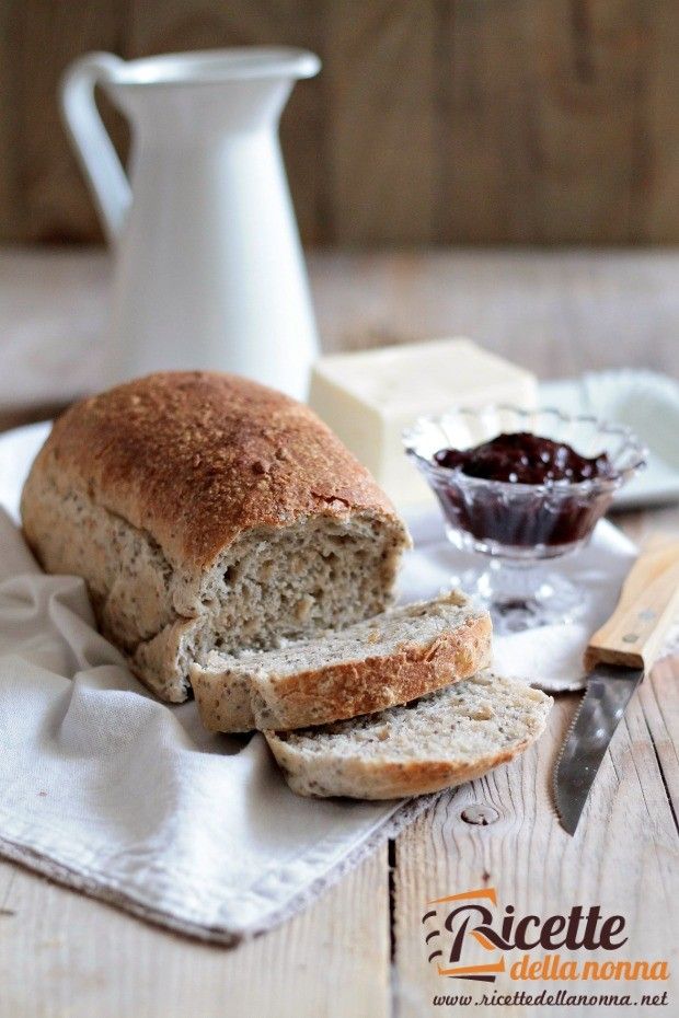 Foto pane ai semi di chia per la colazione