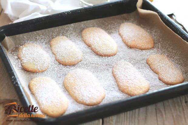 Preparazione biscotti sardi 3