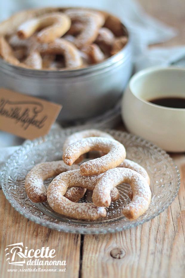 foto vanillekipferl, biscottini tedeschi alla vaniglia