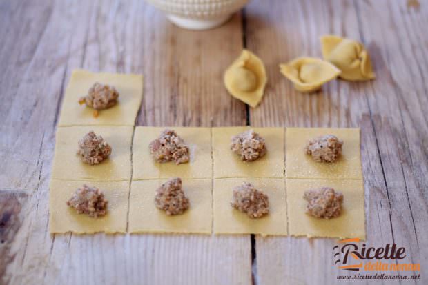 Tortellini In Brodo Fatti In Casa Ricette Della Nonna