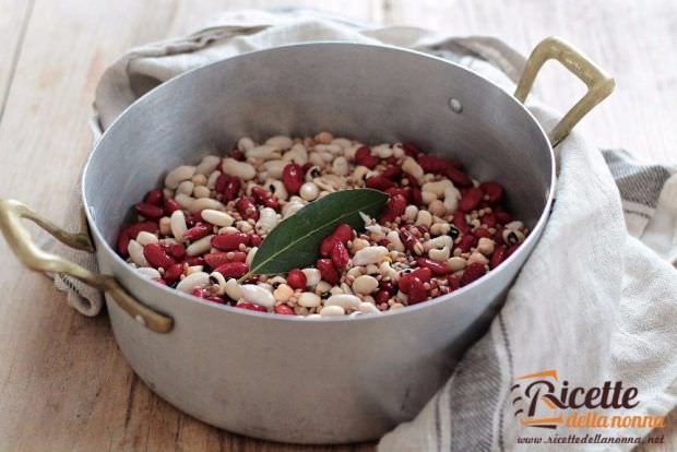 preparazione zuppa di legumi 1