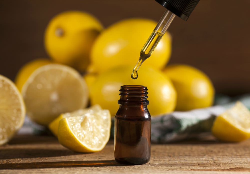 Come fare l'olio essenziale di limone