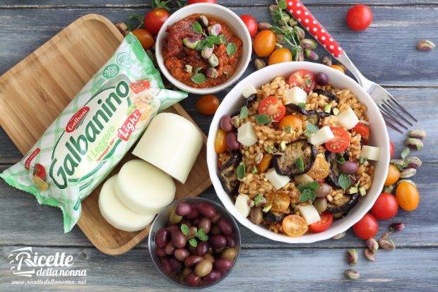 Foto insalata di cereali e galbanino light