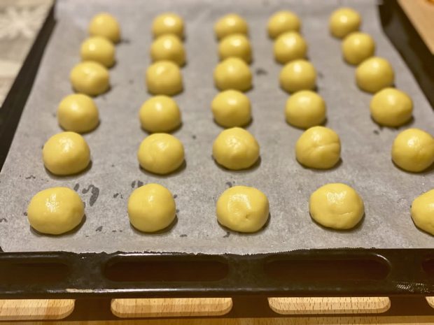 Preparazione pesche dolci