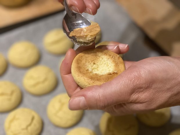 Preparazione pesche dolci