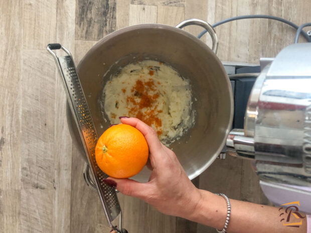 Preparazione della torta all'arancia