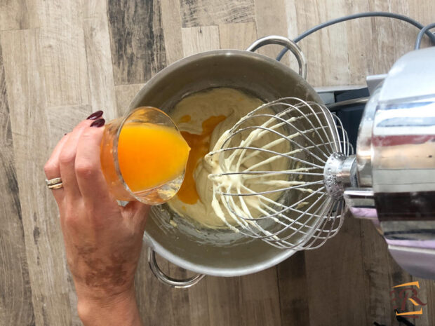 Preparazione della torta all'arancia