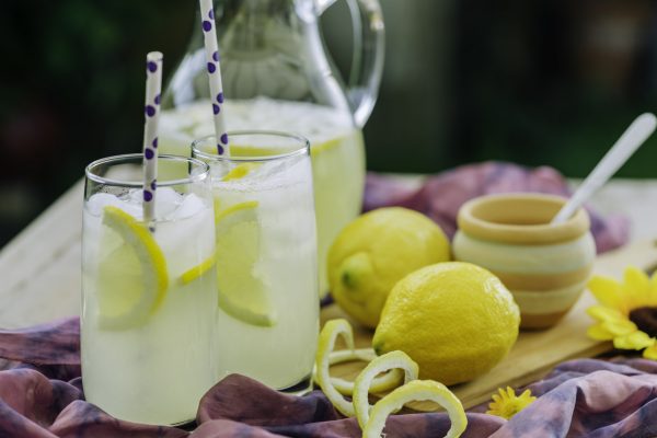 Limonata: la bevanda dissetante più famosa che ci sia