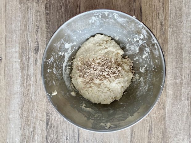 Preparazione focaccia croccante