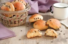 Pangoccioli fatti in casa, brioche morbide e golose per una merenda deliziosa