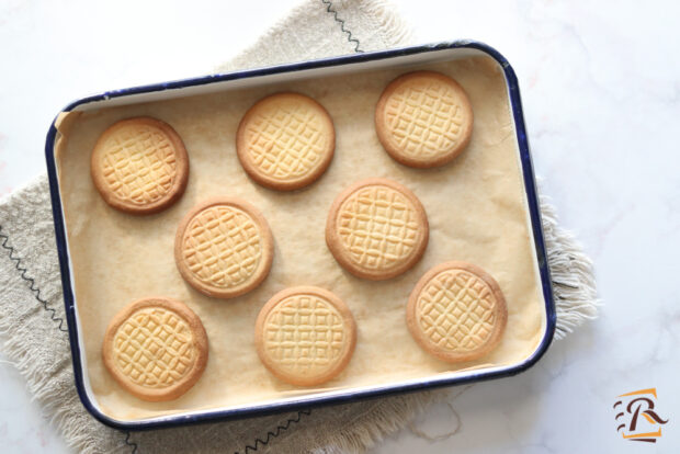 Preparazione biscotti al burro