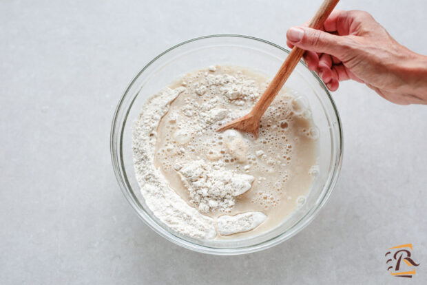 Preparazione focaccia al rosmarino