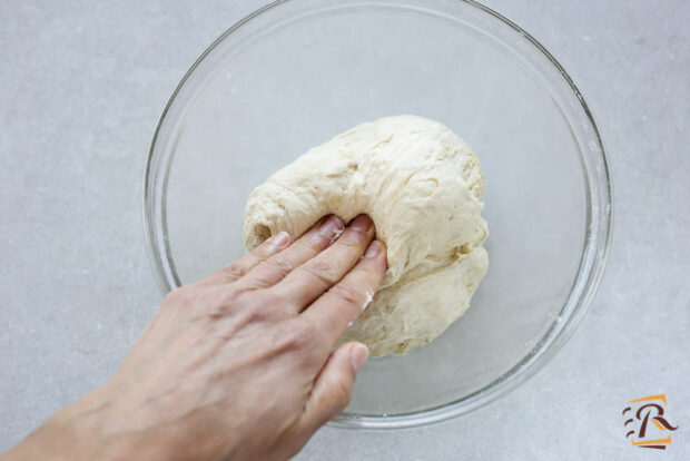 Preparazione focaccia genovese