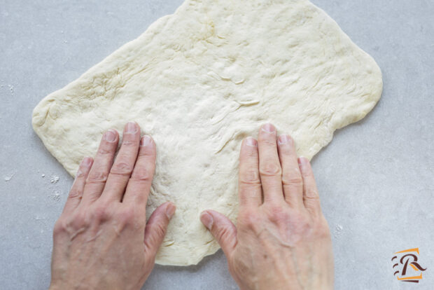 Preparazione focaccia genovese