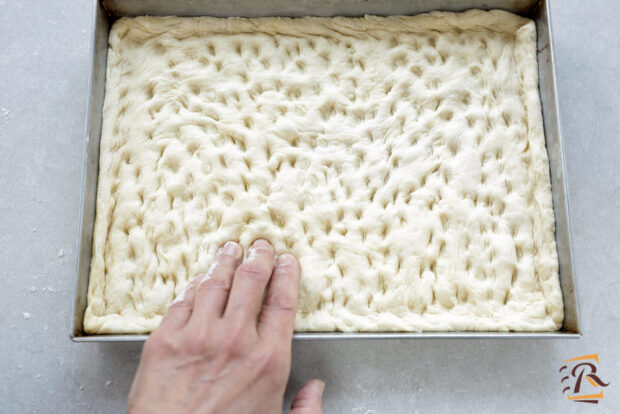 Preparazione focaccia genovese