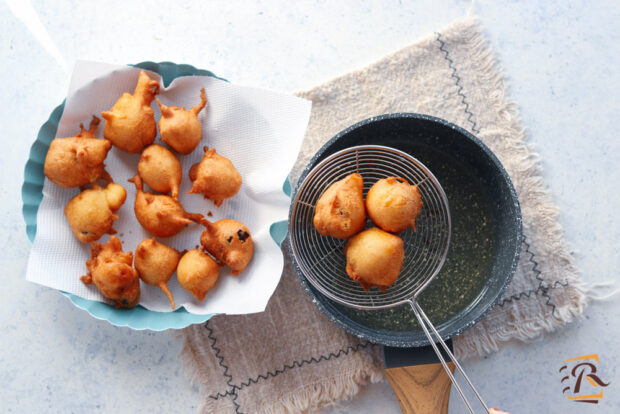 Preparazione frittelle di Carnevale