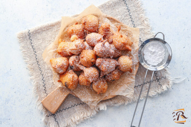 Preparazione frittelle di Carnevale