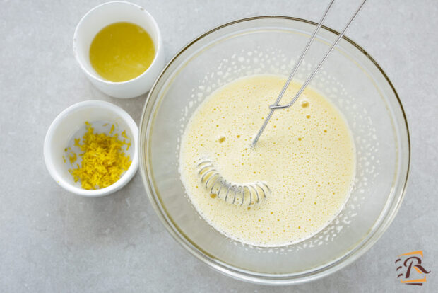 Preparazione torta al limone senza burro