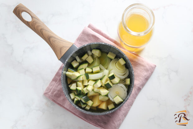 Preparazione vellutata di zucchine