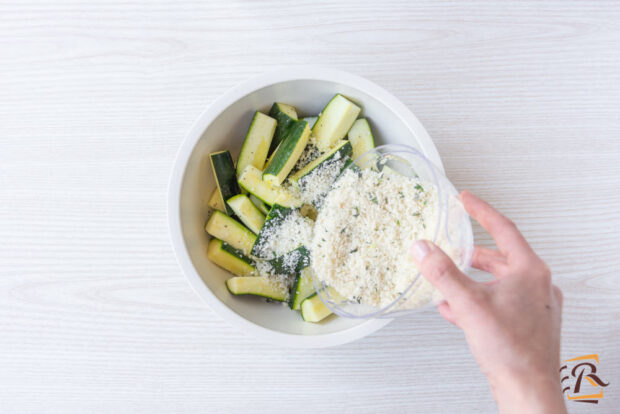 Preparazione zucchine al forno