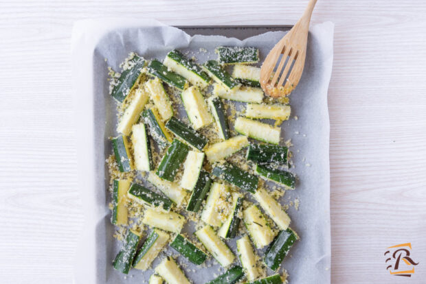 Preparazione zucchine al forno