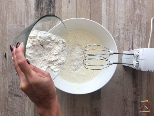 Preparazione ciambella senza burro