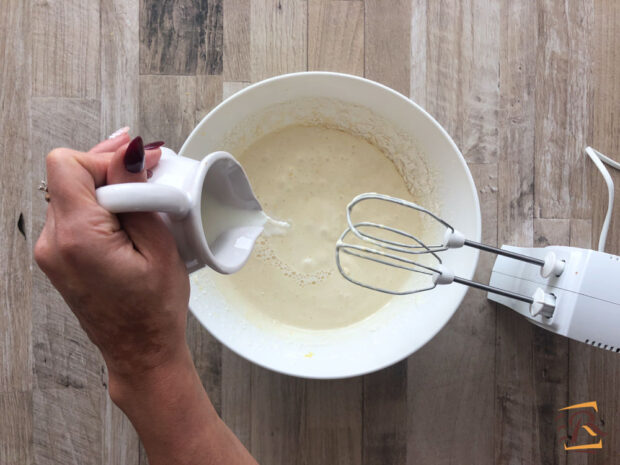 Preparazione ciambella senza burro