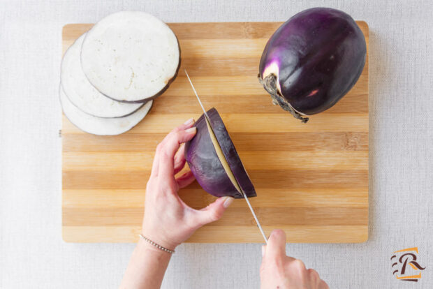 Preparazione melanzane fritte