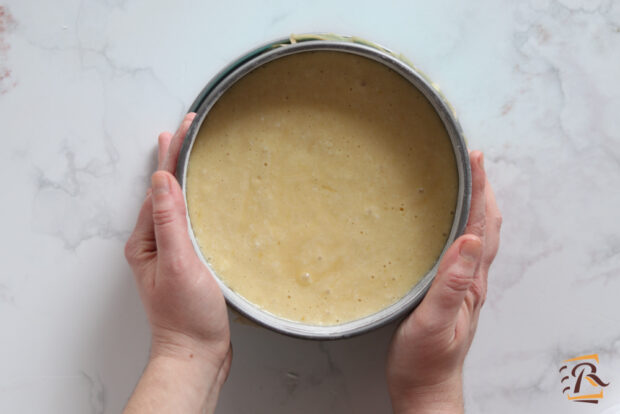 Preparazione torta al cocco